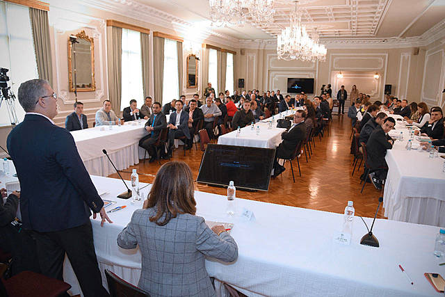 Reunión de Alcaldes y Gobernadores del país