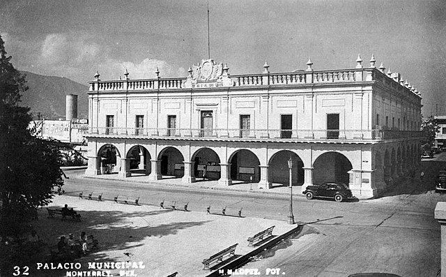 Papel activo que desempeñaron los ayuntamientos en la creación de escuelas municipales.