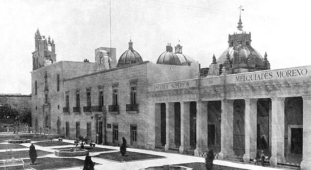 Varía el establecimiento de Institutos en otros Estados.