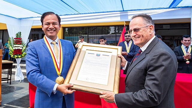 en colegio se es denominado y reconocido en el peru