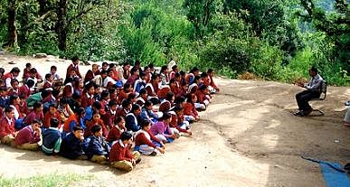 PROBLEMATICA - EDUCACION DE CASTAS