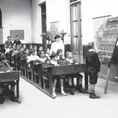 Timeline: EVOLUCIÓN Y MARCO LEGAL DE LA ESCUELA INFANTIL EN COLOMBIA