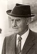 Neix Josep Vicenç Foix