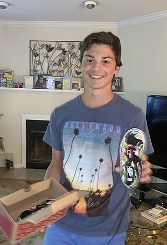 Funny event-Buying kids size shoes by accident