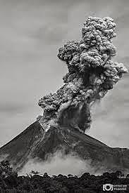 Erupción del Volcán Pichincha
