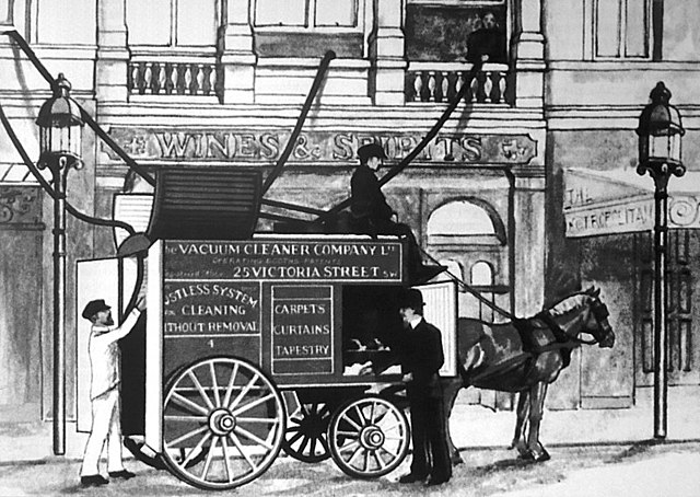The first vacuum cleaner powered by an combustion engine.