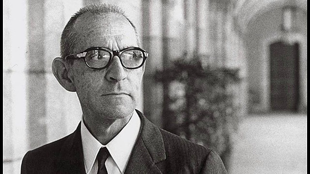 Neix Salvador Espriu