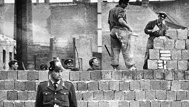 CONSTRUCCIÓN MURO BERLÍN