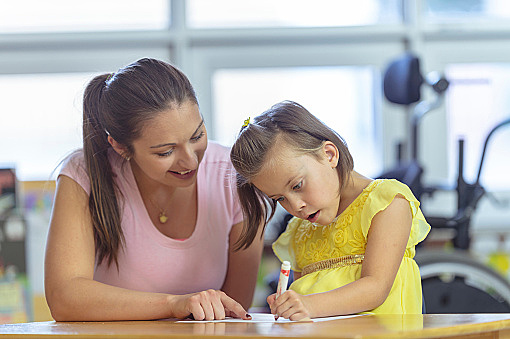 Sigue estudiando su carrera profesional