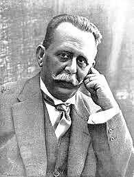 Nace Narciso Díaz de Escobar