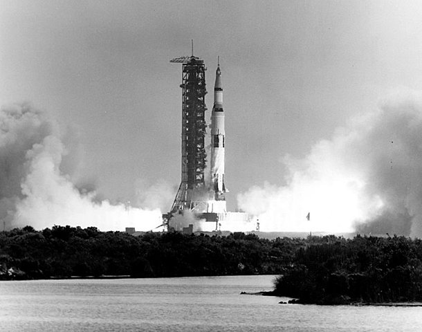 Apollo 11 Lands on The Moon