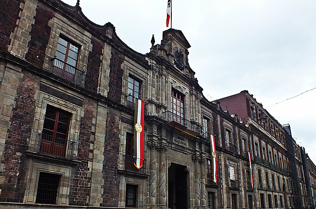 Se funda la casa de moneda en México