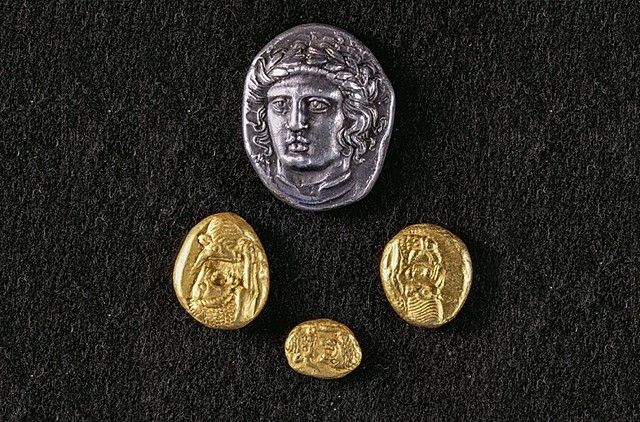 LAS PRIMERAS MONEDAS