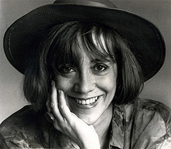 Neix Montserrat Roig