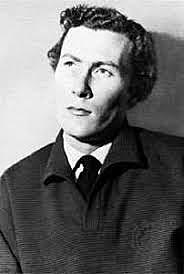 John Osborne(Mirando hacia atrás con ira)