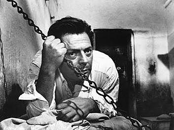 Albert Camus, Tujec: - eksistencializem, filozofija absurda - 1. del: materina smrt,  - 2. del: obsodba - personalni pripovedovalec