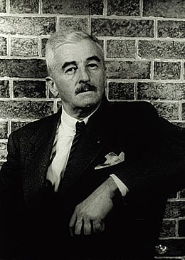 William Faulkner, Svetloba v avgustu: - 21 poglavij - Joe Christmas - odnos skupnosti do posameznika, vprašanje osebne identitete - zamolčani ključni podatki
