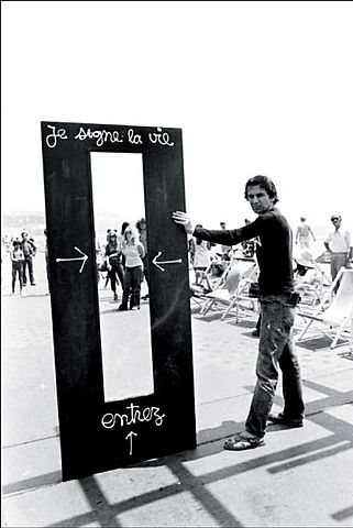 DE CAMPOS- La représentation de l'oeuvre/ Sollicitation du spectateur- BEN-"Je signe la vie"-1962