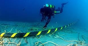 Se vuelve a los cables submarinos, esta vez para la propagación de la fibra óptica
