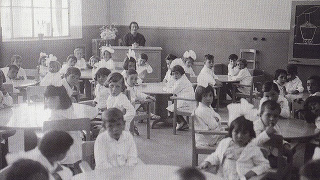 El maestro con reglamento como profesión