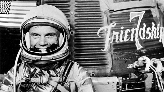 John Glenn recorre l’òrbita terrestre