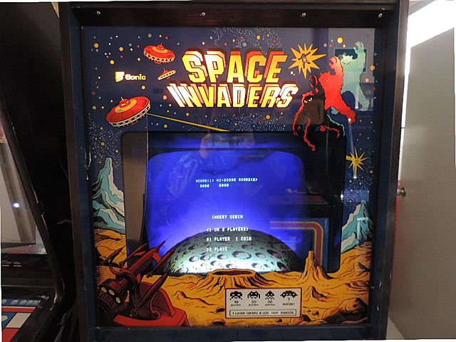 Sale Space Invaders (en máquinas recreativas)