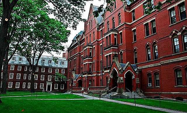 Centro para el Desarrollo Moral y La Educación.