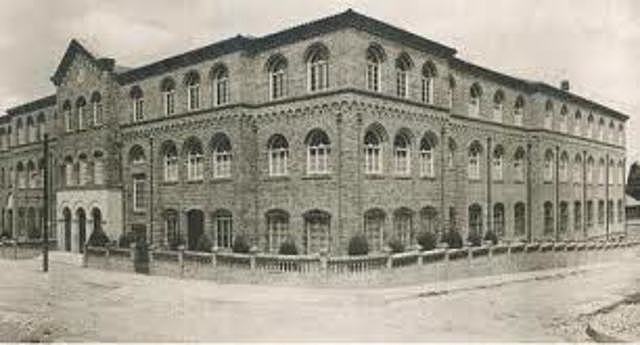 Fundación del colegio "Santo Tomás" y el colegio "San Miguel"