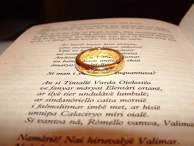 "EL SEÑOR DE LOS ANILLOS" de J.R.R Tolkien