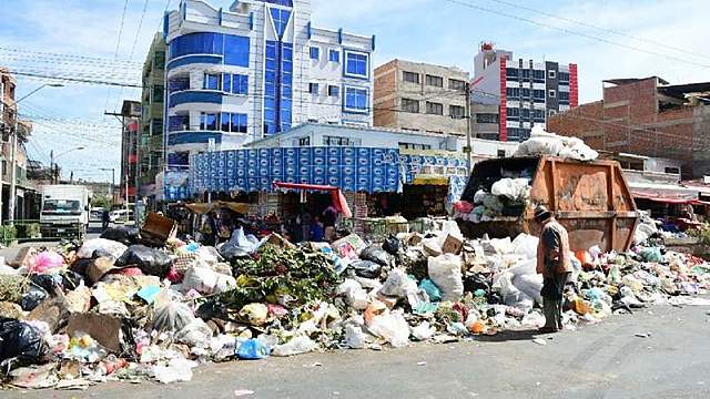 10 días de bloqueo en Cochabamba y hay más de 5.000 t de basura acumulada