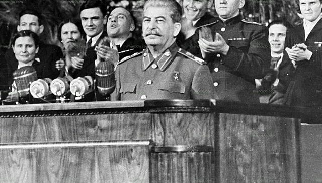 Stalin es converteix en el dirigent principal del PCUS