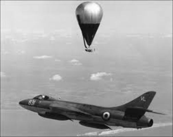 First hot air balloon to succeed in crossing the Atlantic.