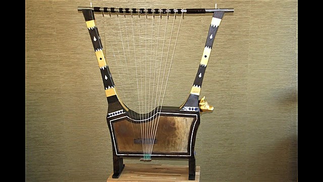 Lyre of Ur