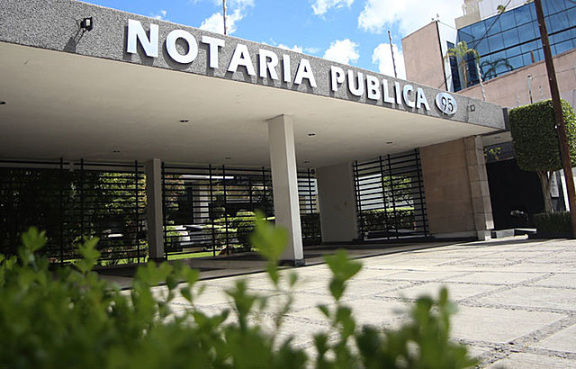 EN EL 2040, SERÉ DUEÑA DE MI PROPIA NOTARIA, SERÉ LA JEFA, Y AMARÉ MI TRABAJO, YA QUE SIEMPRE ESTA CARRERA ME GUSTO , ES MI VOCACIÓN