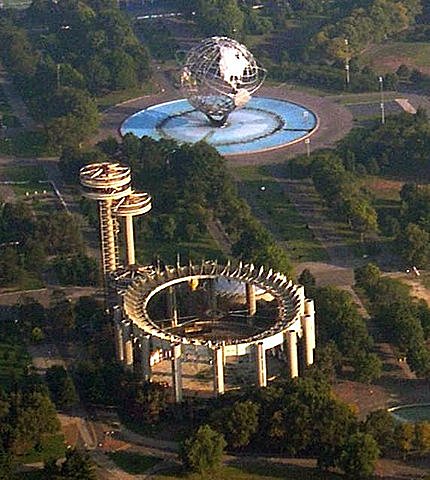 New York World's fair begins