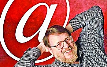 Ray Tomlinson inventa la E-mail