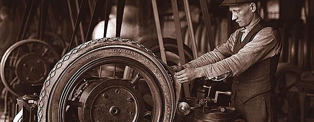 PRIMERA FÀBRICA DE COTXES EN SÈRIE