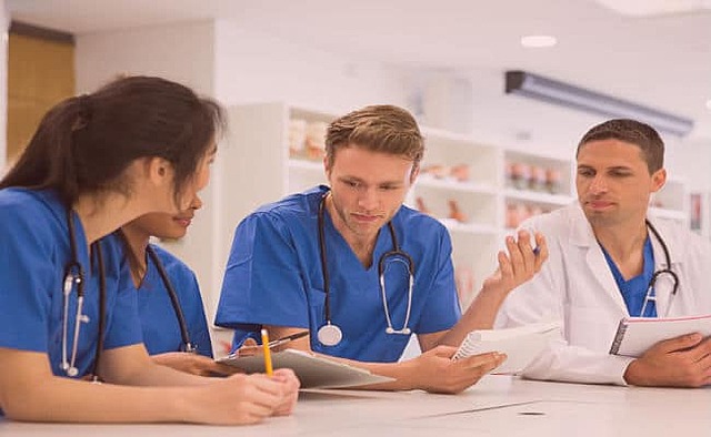 ESTUDIOS DE DOCTORADO