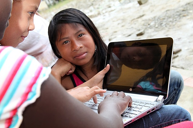 TEORÍA CRITICA AL PENSAMIENTO DECOLONIAL - ALTERIDAD COMO INTERRUPCIÓN - Soria, S (2017)