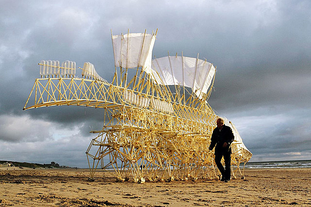 Strandbeest - Theo Jansen