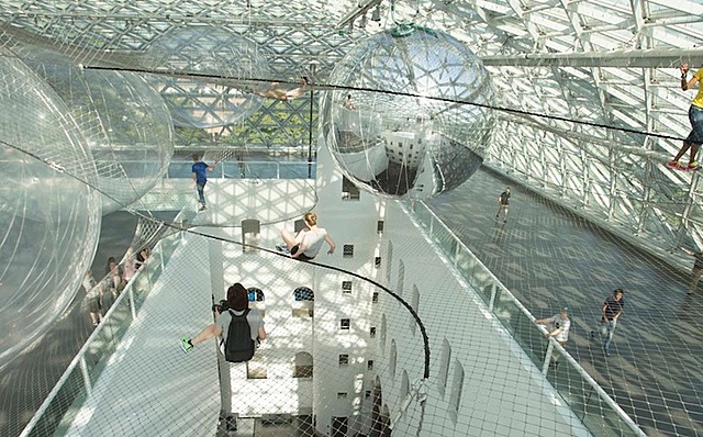 In Orbit - Tomas Saraceno