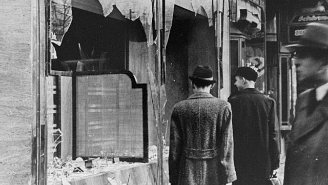 Nit dels vidres trencats