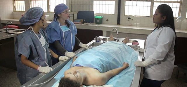 FUI A UN HOSPITAL A SER PRÁCTICAS