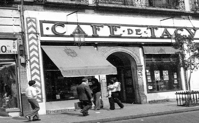 Se funda el Café de Tacuba