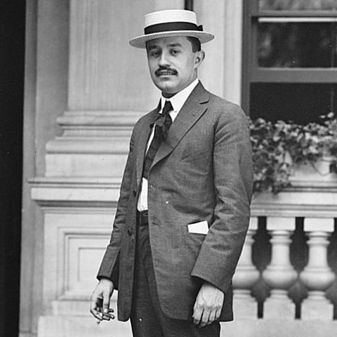 Se crea la Secretaria de Educación (SEP) a cargo de Vasconcelos