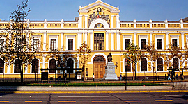 Timeline: Políticas públicas de educación superior desde 1990 hasta el presente.