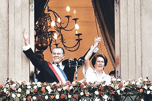 Inicio del gobierno de Patricio Aylwin y el regreso de la democracia.
