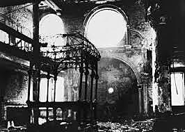 Nazi's destroy Jewish worship temples.