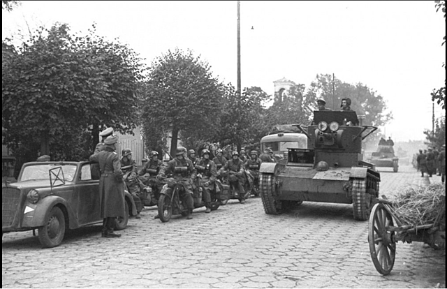 El ejército Soviético invade Polonia