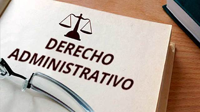 Derecho administrativo en la UNAM.